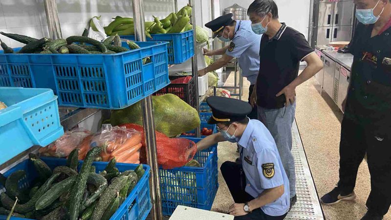 根据材质和用途，速冻食品储存袋可以分为以下几类：